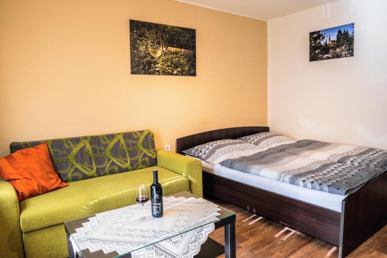 Ubytovani Ve Vinarstvi Medek | Medek House & Winery Uherské Hradiště Εξωτερικό φωτογραφία